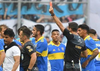 Final maçında 10 kırmızı kart çıktı!