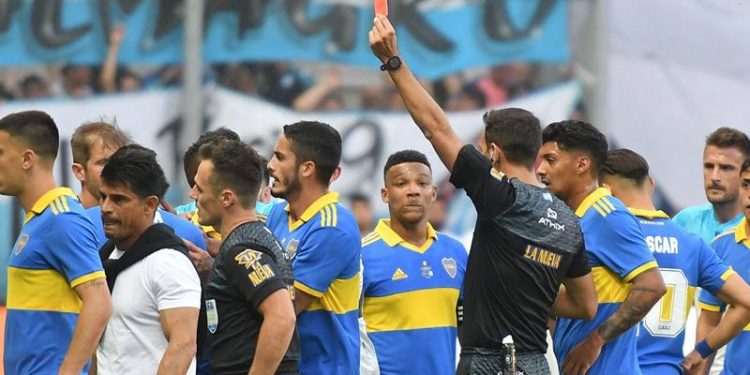 Final maçında 10 kırmızı kart çıktı!