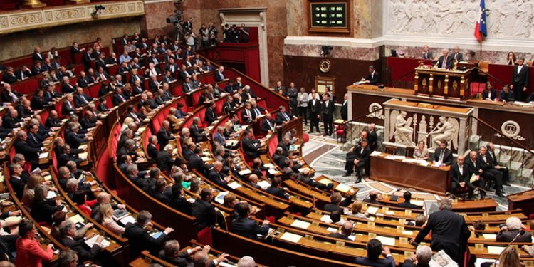 Fransa'da Ulusal Meclis, kürtajın anayasal hak olarak korunmasını onayladı