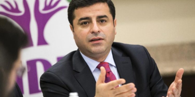 Gazeteci Bozkurt: Demirtaş, ‘Kandil’e gider silah bırakın derdim’ demiş