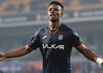 Giresunspor'u 3-1 mağlup eden Medipol Başakşehir, averajla ikinci sıraya yükseldi