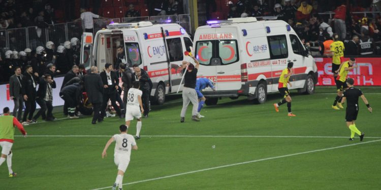 Göztepe tribününe işaret fişeği fırlatmıştı, ifadesi ortaya çıktı!