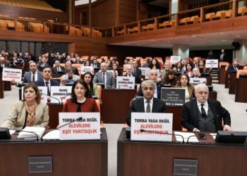 HDP: Alevi toplumunun haklı taleplerinin yanında olacağız