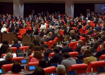HDP’nin ‘Taksim saldırısı araştırılsın’ önergesi AKP ve MHP oylarıyla reddedildi