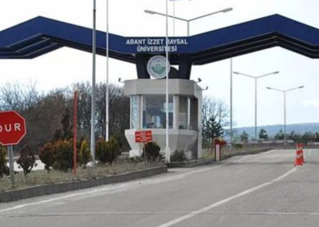 Hasta akademisyeni işten çıkarmışlardı: Yargı, üniversiteye 'dur' dedi