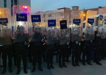 Hava operasyonunu protesto edenlere polis müdahalesi: Gözaltılar var