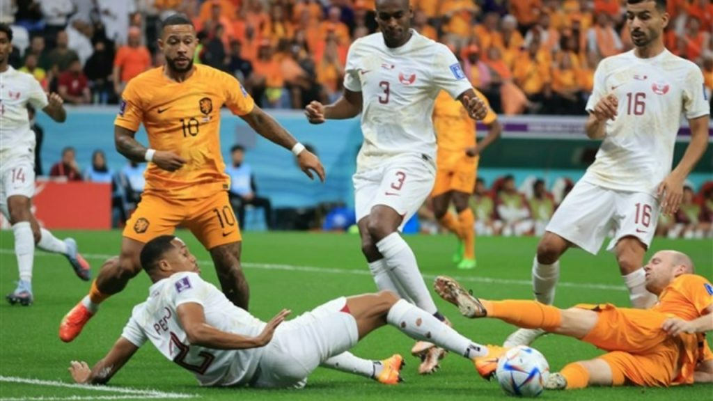 Hollanda ve Senegal son 16'da