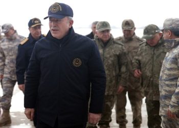 Hulusi Akar Irak sınırında