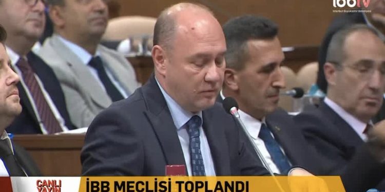 İBB Meclisi'nde 'küfür' tartışması: AKP sözcüsü ‘özür’ diledi