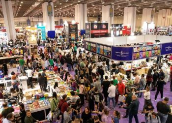 İZKİTAP kitapseverlerin üç yıllık özlemini giderdi