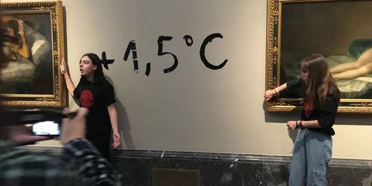 İklim aktivistleri bu kez Madrid'deki Prado Müzesi'nde eylem yaptı
