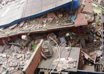 İlişkiye girdikleri binanın altında kaldılar