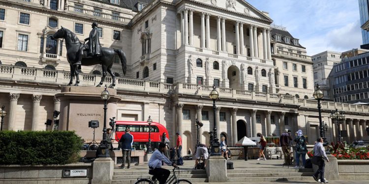 İngiltere Merkez Bankası, politika faizini 75 baz puan artırdı 
