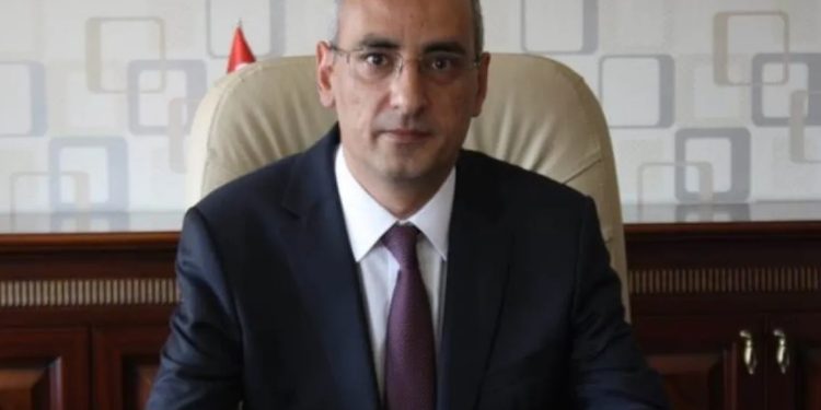 İntihar girişiminde bulunan kaymakam yoğun bakıma kaldırıldı