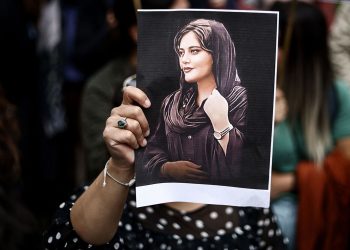 İran Parlamentosu’nda, yaklaşık 15 bin protestocuya ölüm cezası verilmesi istendi