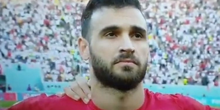 İranlı futbolculardan tarihe geçecek protesto: Milli marşı okumadılar
