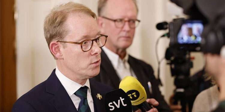 İsveç Dışişleri Bakanı Billstrom: İsveç hükümeti YPG ile arasına mesafe koyacak