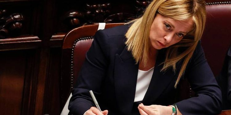 İtalya’da sağcı hükümetin ilk toplantısında aldığı karar 'polis devleti' tartışması başlattı