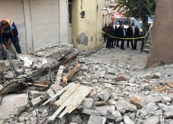 İzmir'deki depremde can kaybı sayısı 2'ye yükseldi