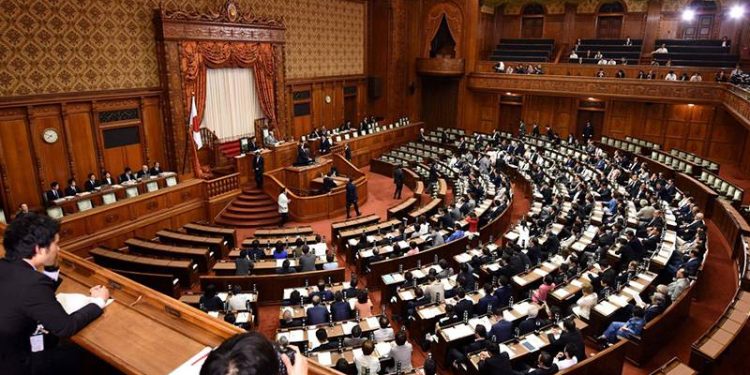 Japonya'da son bir ayda üç bakan istifa etti