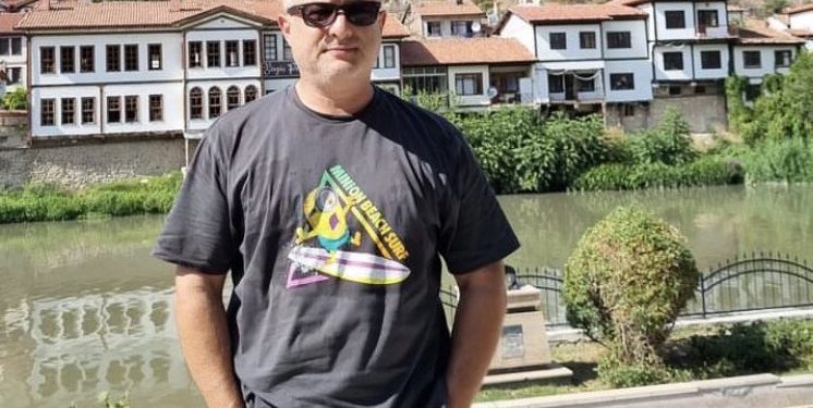 KHK TV muhabiri Ahmet Erkan’ın evine polis baskını; gözaltına alındı