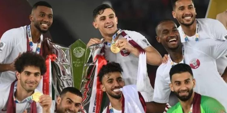 Katar 300 bin kişilik nüfustan nasıl milli takım kurdu?