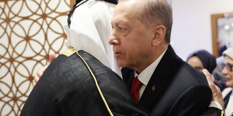 Katar'dan Türkiye'ye 10 milyar dolar