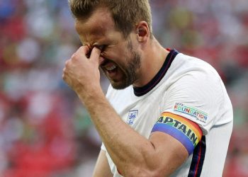 Katar'da bir yasak da gökkuşağına: Sarı kart tehdidi Avrupa ülkelerine geri adım attırdı