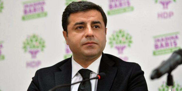 'Kirli organizasyon' vurgusu: Selahattin Demirtaş, 'hazin denklemi çözmek çok mu zor?' diyerek sordu