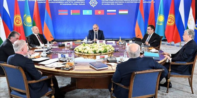 Kolektif Güvenlik Anlaşması Örgütü liderler zirvesinde Paşinyan krizi