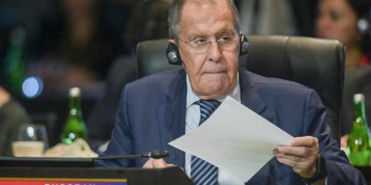 Lavrov: ‘Kiev’in müzakere koşulları gerçekçi değil’