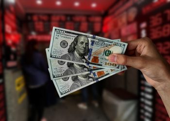 MB akıllanmıyor; kuru tutmak için 10 ayda 100 milyar dolar döviz satıldı