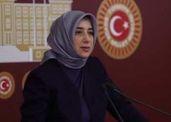 Mahir Ünal'ın yerine göreve getirilen Özlem Zengin'den ilk açıklama