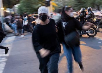 Mahsa Amini eylemleri üçüncü ayında: Polis, protestoculara ateş açtı