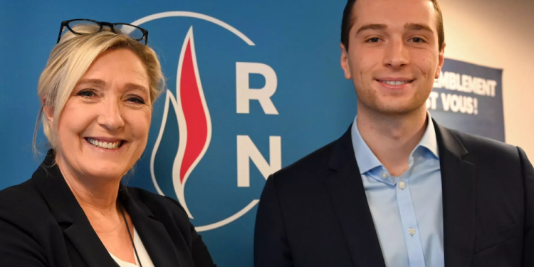 Marine Le Pen koltuğunu devretti, Rassemblement National’in yeni lideri 27 yaşındaki Jordan Bardella