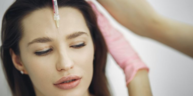 Merdiven altı 'ip askı ile yüz gerdirme operasyonu' uyarısı: Sağlığınızdan olmayın