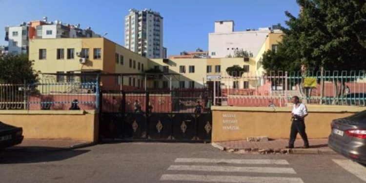 Mersin'de 12 yaşındaki öğrenci okulda bıçaklanıp öldürüldü