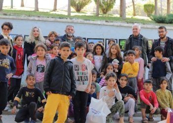 Mülteci çocuklar kendi yaşamlarını fotoğrafladı