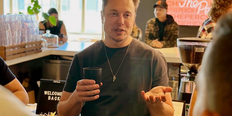 Musk kararlı: Şikayetçiler devam etsin, ‘mavi tık’ın maliyeti aylık 8 dolar olacak