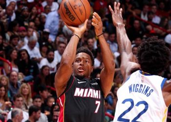 NBA'de günün sonuçları; Miami Heat, son şampiyon Warriors karşısında kazandı