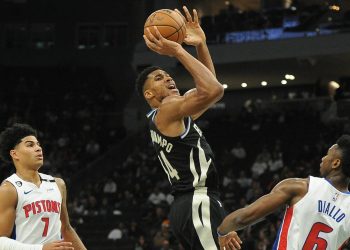 NBA'de günün sonuçları; Milwaukee Bucks, yoluna namağlup devam ediyor