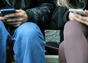 Nomofobi uyarısı: İnternet kısıtlaması korkusuyla stres, öfke yaşanabiliyor