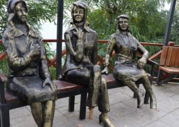 Ordu'da 'üç kız heykeli'ne yine saldırı