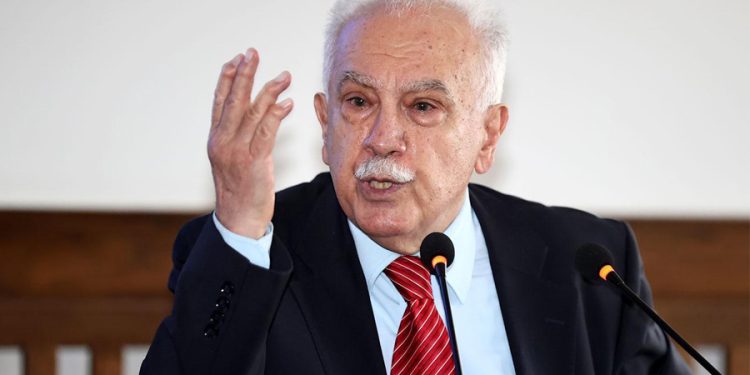 Perinçek’ten HDP’ye suçlama AKP’ye gözdağı: ‘Bomba patlatanlarla anayasa yapmaya kalkıyor’