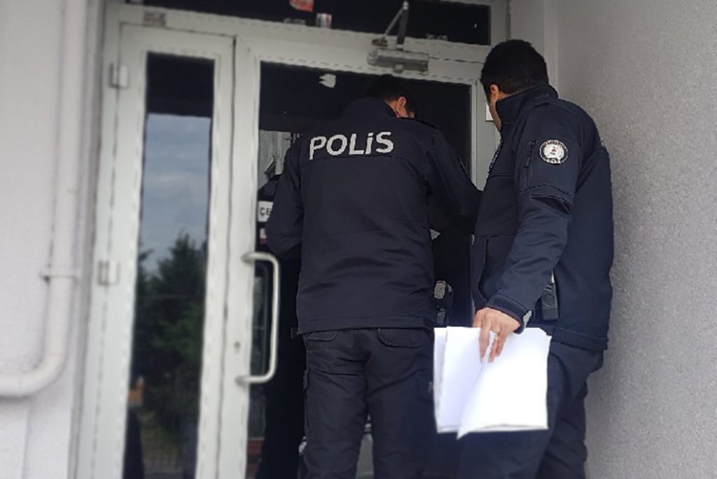 Polis, Alman muhabirin kapısını çaldı: ‘Yabancı olduğunuz için kontrol ediyoruz’