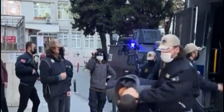 Sabah, Süleyman Soylu’nun polislerinin ‘tiyatrosunu’ deşifre etti