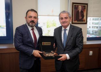 Saray eşrafına kadro çok: Kendisi danışman, oğlu bakan yardımcısı, gelini Vakıflar’da yönetici