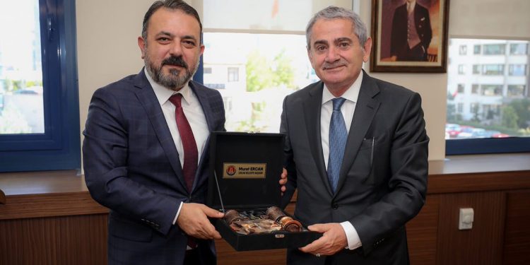 Saray eşrafına kadro çok: Kendisi danışman, oğlu bakan yardımcısı, gelini Vakıflar’da yönetici