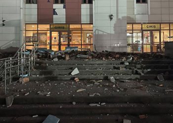 Saraylar inşa eden iktidar kamu kurumlarını çürük binalara mahkum etti