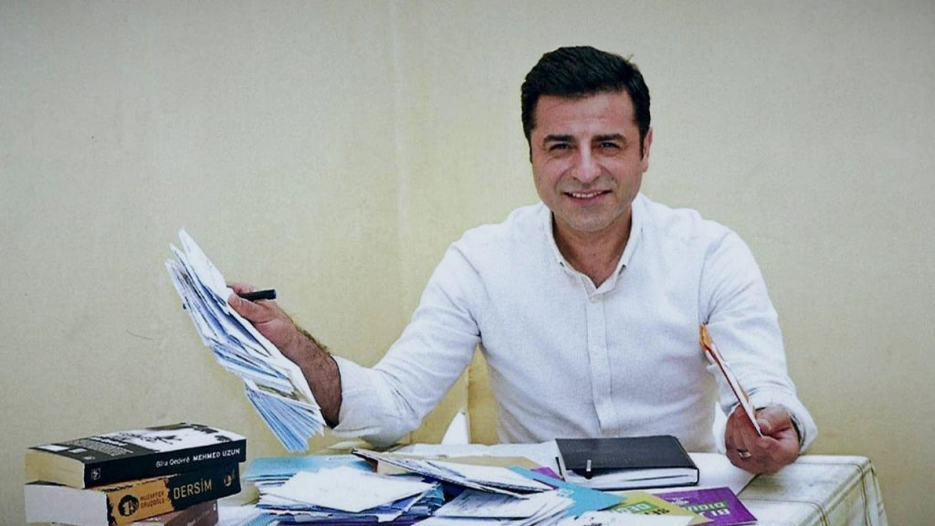 Selahattin Demirtaş Halk TV'ye konuştu: 'Öcalan ile görüşmek için dilekçe verdim'